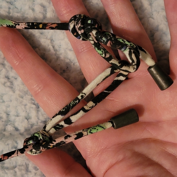 Free People RARE stunning lightweight floral crewneck jacket, size medium. - Picture 10 of 13